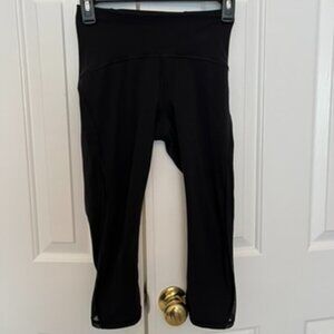 lululemon black leggings - cropped